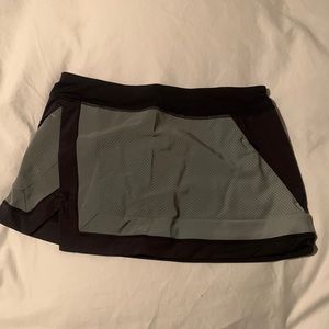 Lululemon reflective running skirt. Size 6